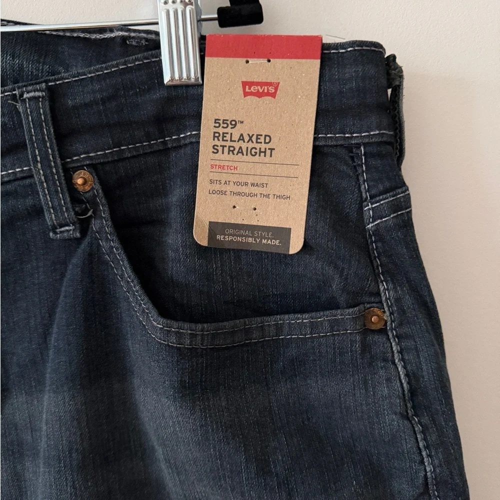 NWT Levi’s 559 Relaxed Straight 42x30 Dark Wash Stretch Jeans $69.50